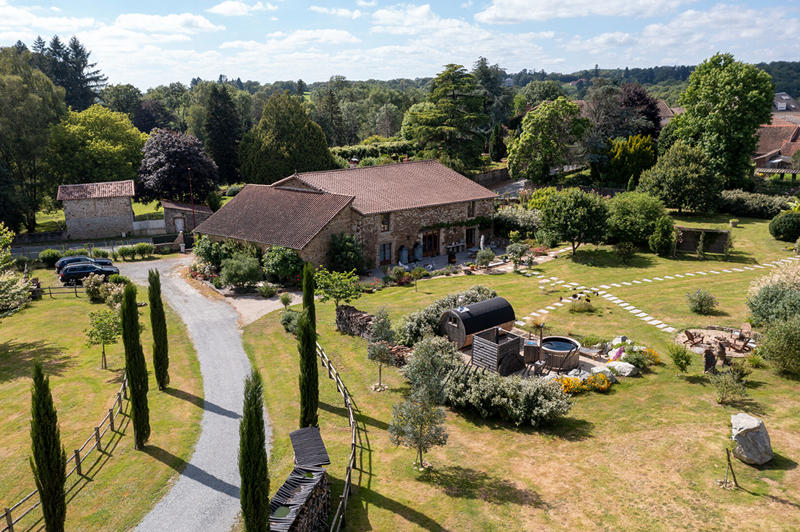 Maison - 285 m² - 13 pièces