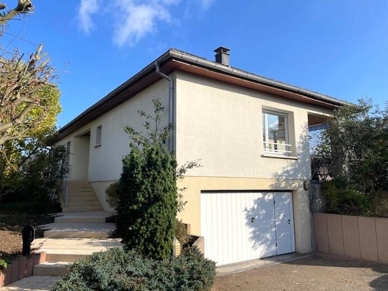 Villa - 12 438 m² - 5 pièces