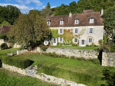 Maison - 250 m² - 8 pièces