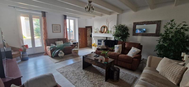 Maison - 326 m² - 13 pièces