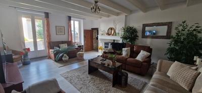 Maison - 326 m² - 13 pièces