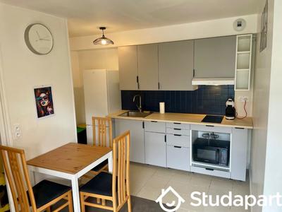 Chambre - 13 m² - 1 pièce