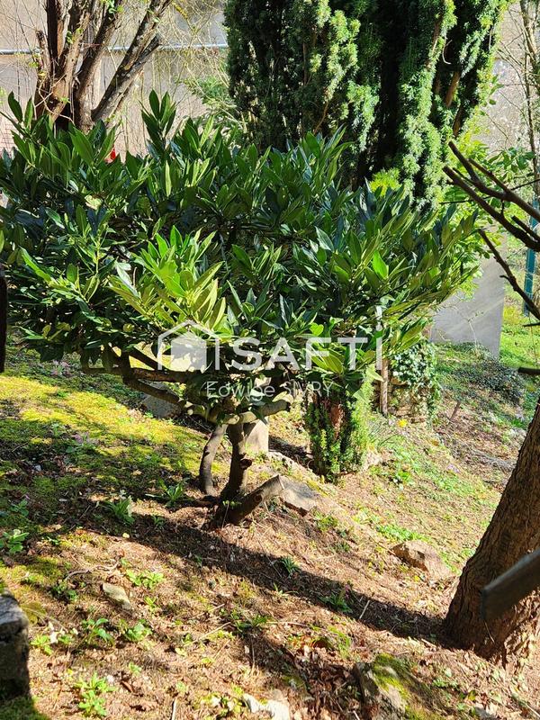 Maison - 186 m² - 9 pièces