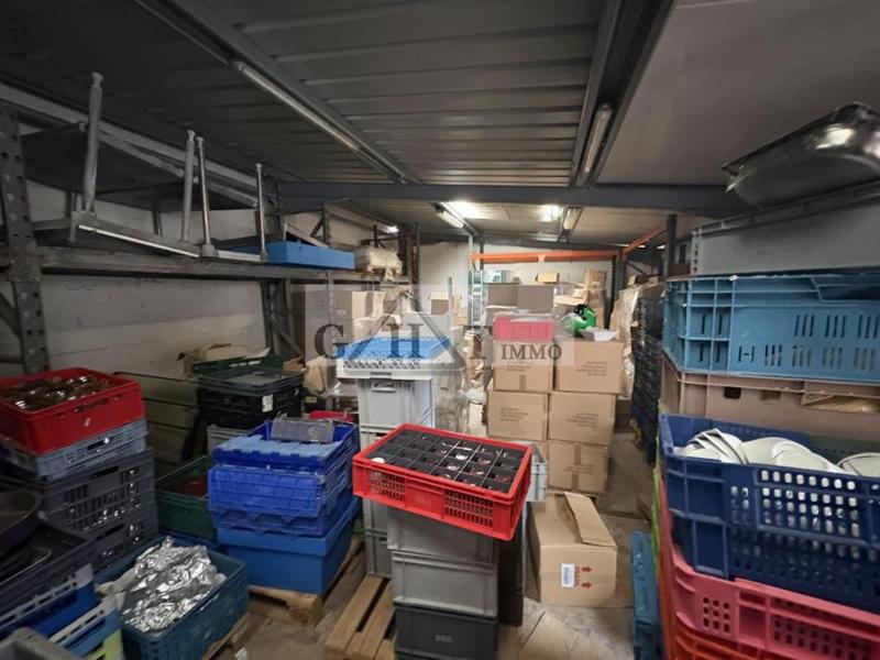 Entrepôt - 380 m²