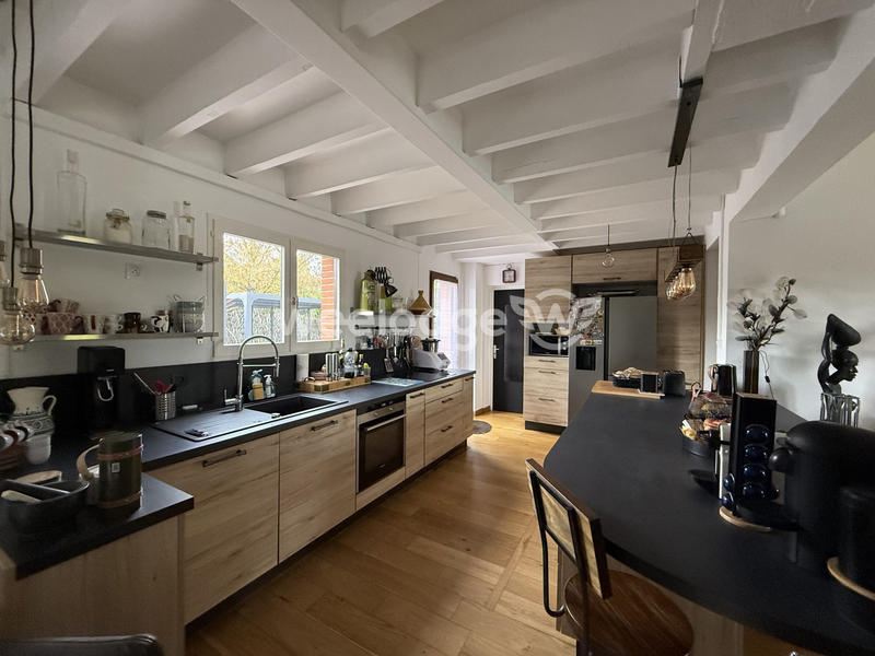 Maison traditionnelle - 207 m² - 6 pièces