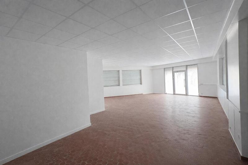 Local commercial - 81 m² - 2 pièces
