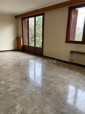 Maison - 162 m² - 10 pièces