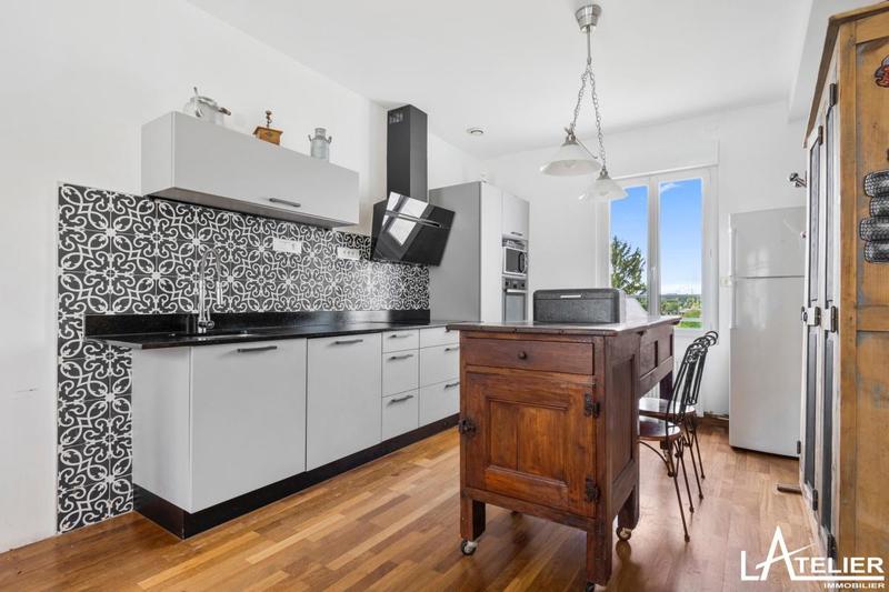 Maison - 143 m² - 6 pièces