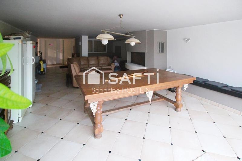 Maison - 284 m² - 10 pièces