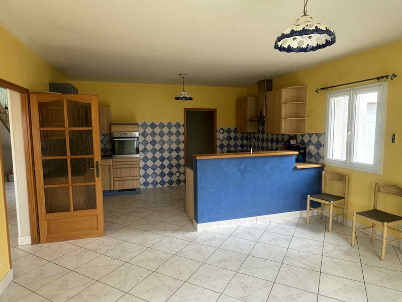 Maison - 300 m² - 6 pièces