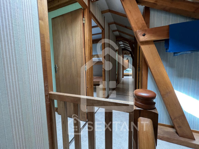 Maison - 194 m² - 14 pièces