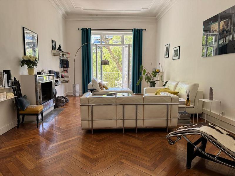 Appartement - 252 m² - 6 pièces