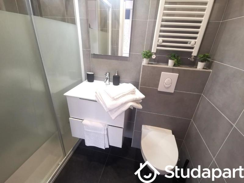 Chambre - 14 m² - 1 pièce