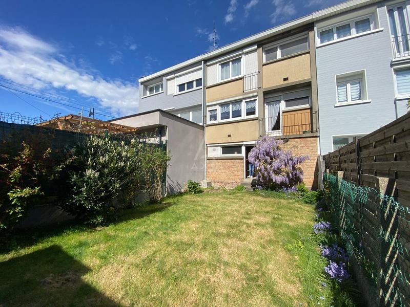 Maison - 91 m² - 5 pièces