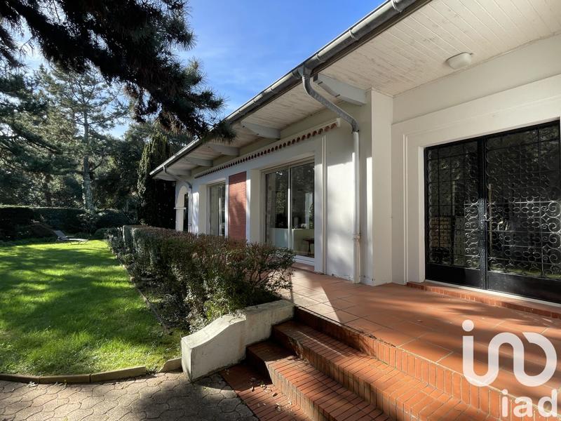 Maison - 290 m² - 12 pièces