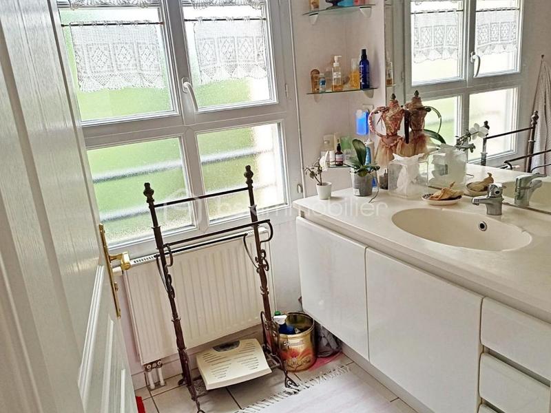 Maison traditionnelle - 150 m² - 6 pièces