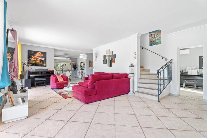 Villa - 256 m² - 8 pièces