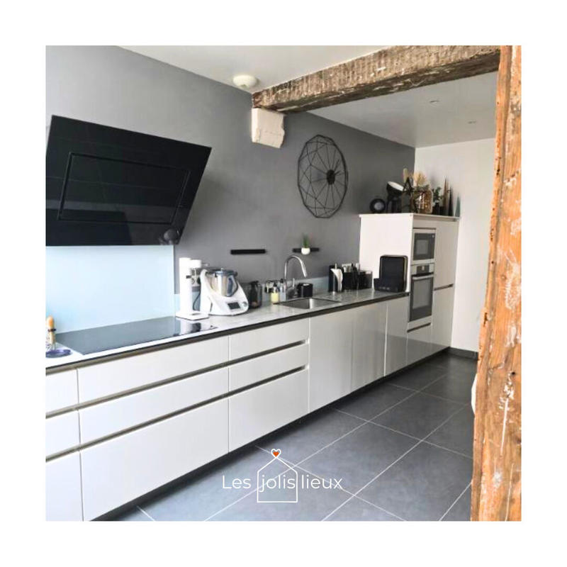 Maison - 221 m² - 10 pièces