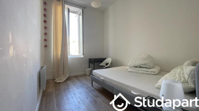 Chambre - 80 m² - 1 pièce
