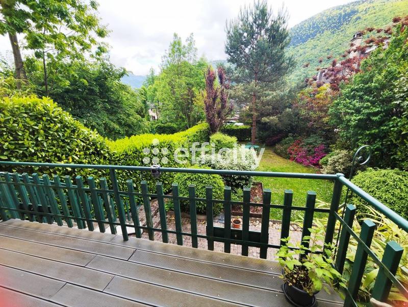 Maison - 284 m² - 10 pièces