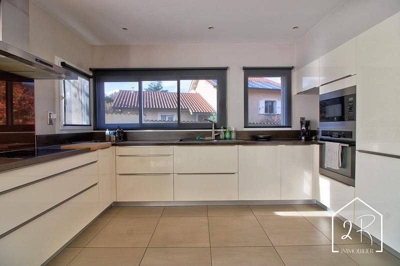 Maison - 140 m² - 5 pièces