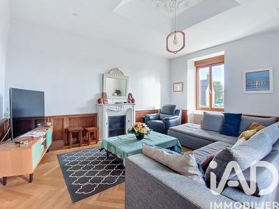 Maison - 317 m² - 11 pièces