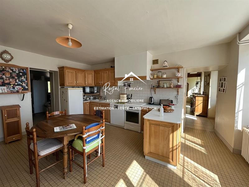 Maison ancienne - 239 m² - 10 pièces