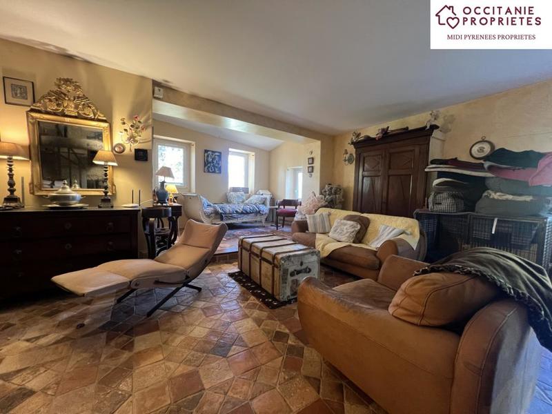 Propriété - 356 m² - 15 pièces