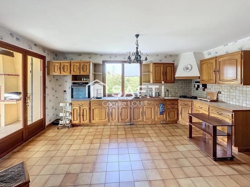 Maison - 217 m² - 8 pièces