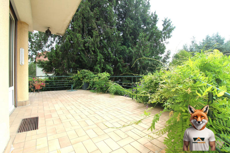 Maison - 246 m² - 9 pièces