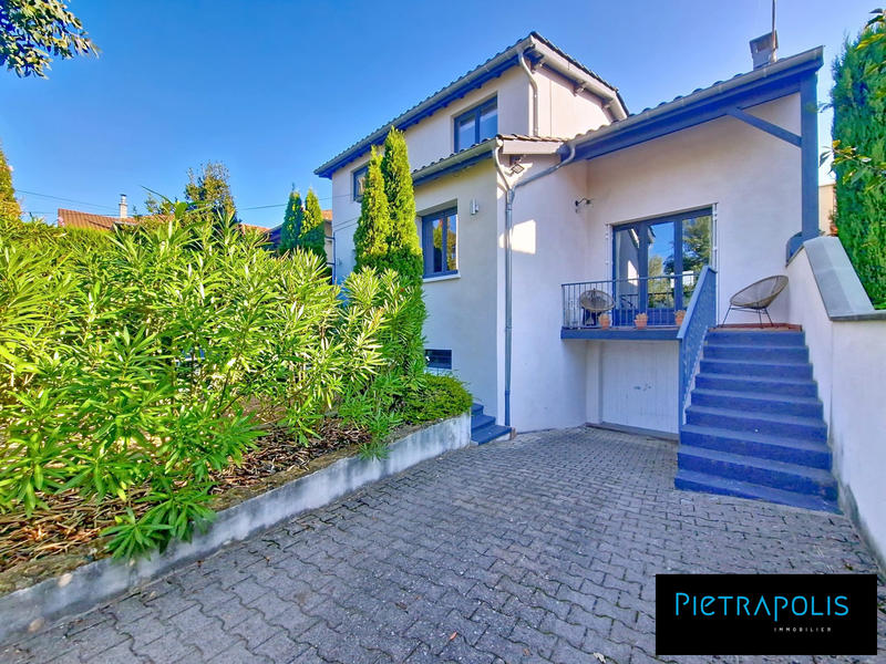 Maison - 140 m² - 5 pièces