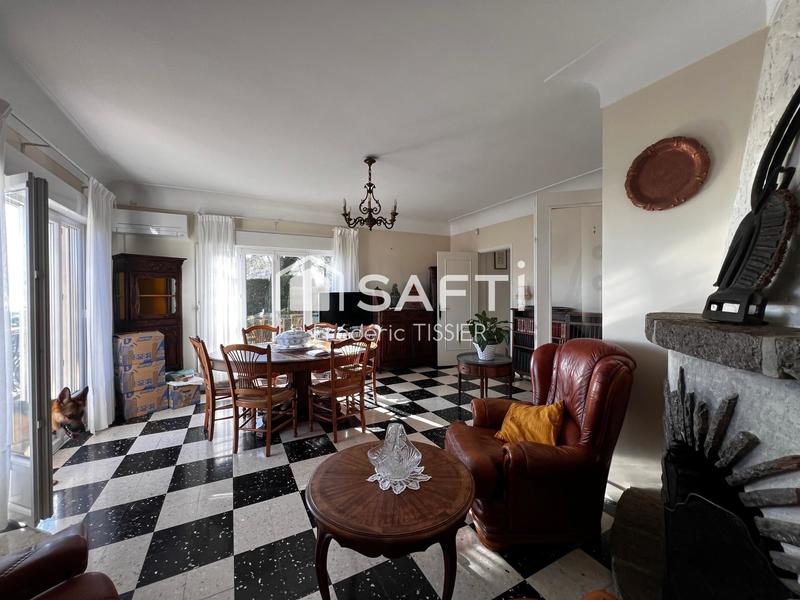 Maison - 140 m² - 5 pièces