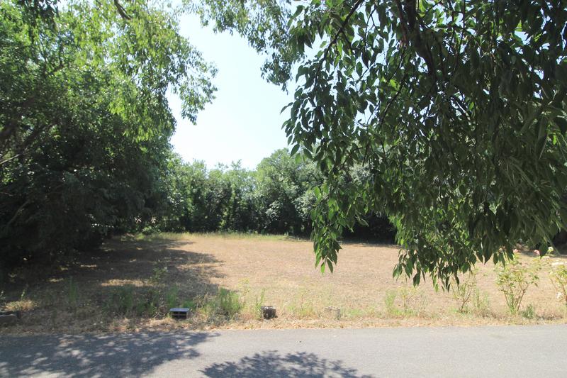 Terrain constructible - 835 m²