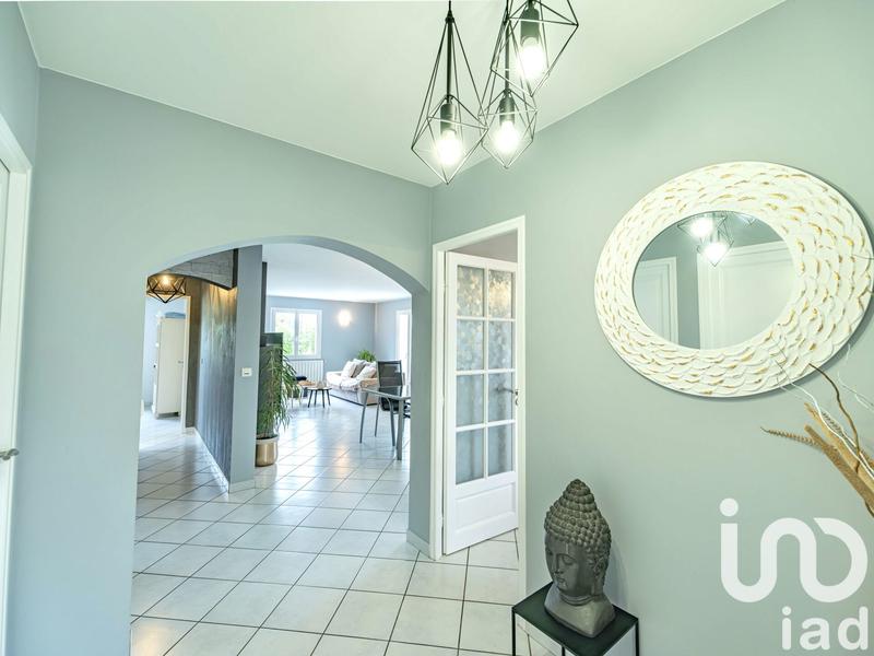 Maison - 205 m² - 9 pièces