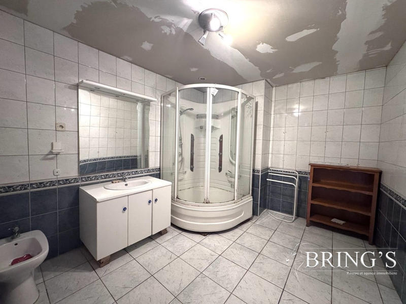 Maison - 204 m² - 6 pièces