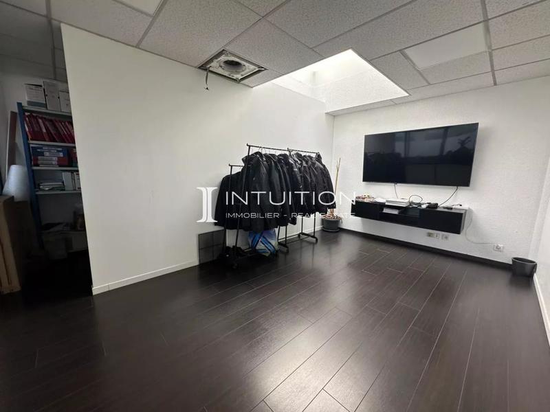 Local commercial - 78 m² - 4 pièces