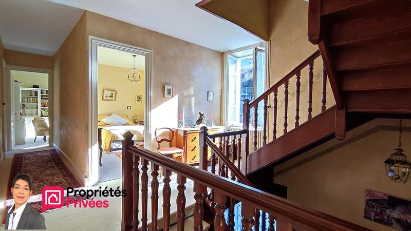 Maison - 320 m² - 14 pièces