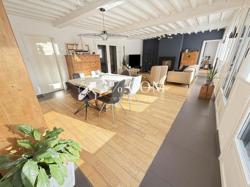 Maison - 180 m² - 8 pièces
