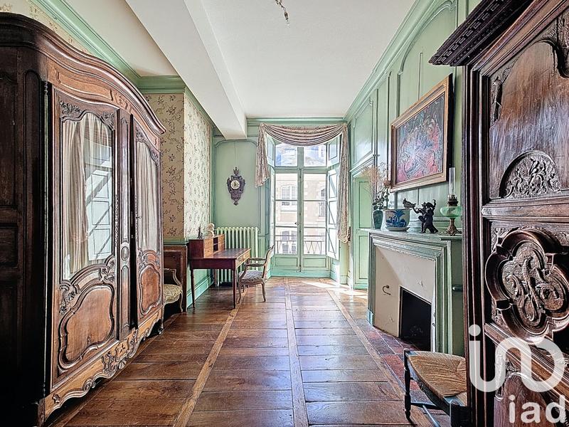 Appartement - 244 m² - 8 pièces