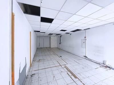 Magasins - 94 m² - 2 pièces