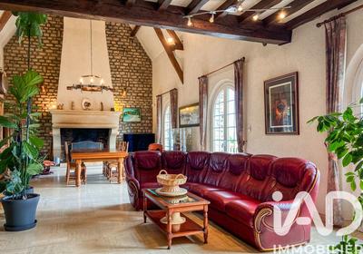 Maison - 230 m² - 8 pièces