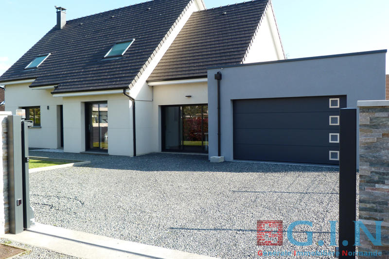 Maison - 201 m² - 9 pièces