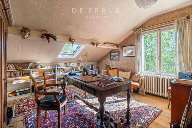 Maison - 218 m² - 6 pièces