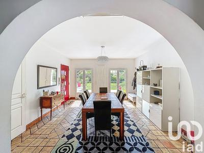 Maison - 239 m² - 9 pièces