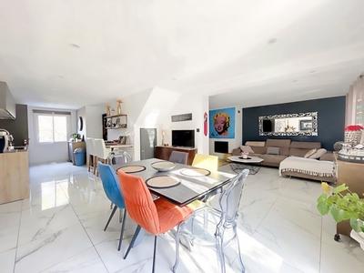 Villa - 168 m² - 8 pièces