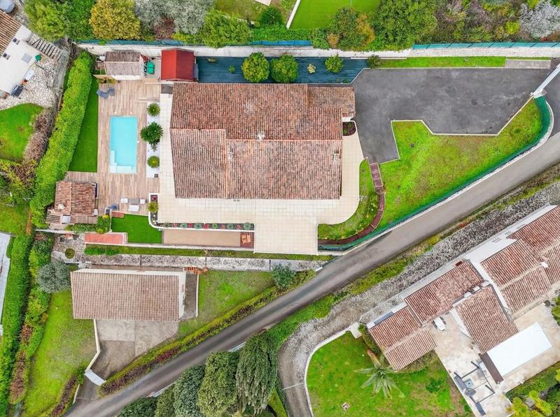 Maison - 192 m² - 4 pièces