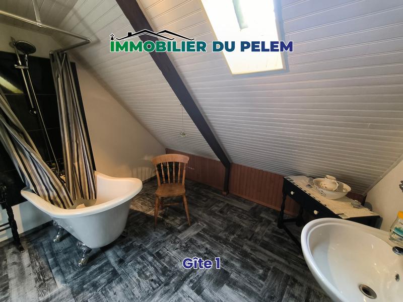 Maison - 208 m² - 9 pièces