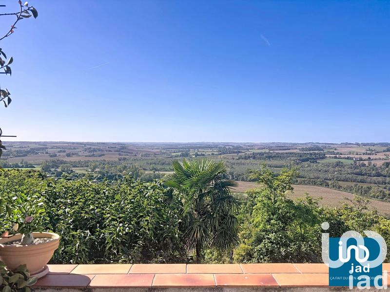 Maison - 220 m² - 11 pièces