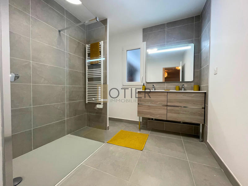 Appartement - 79 m² - 3 pièces