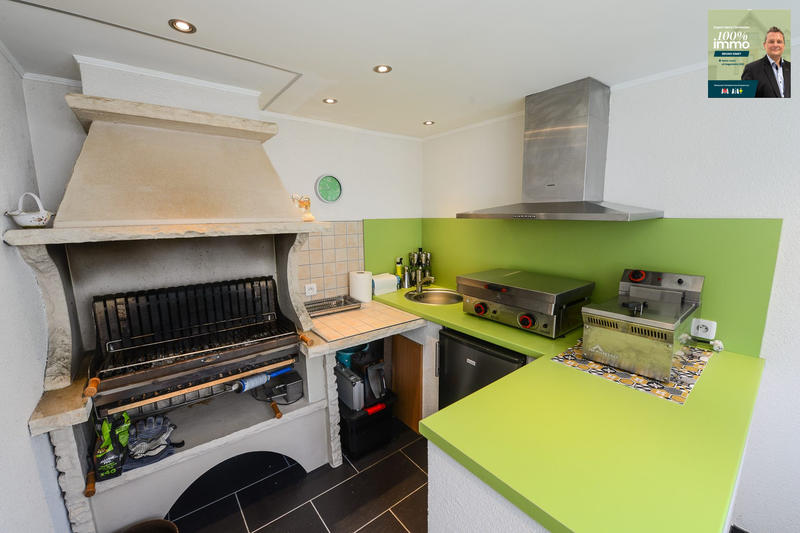 Maison - 232 m² - 7 pièces